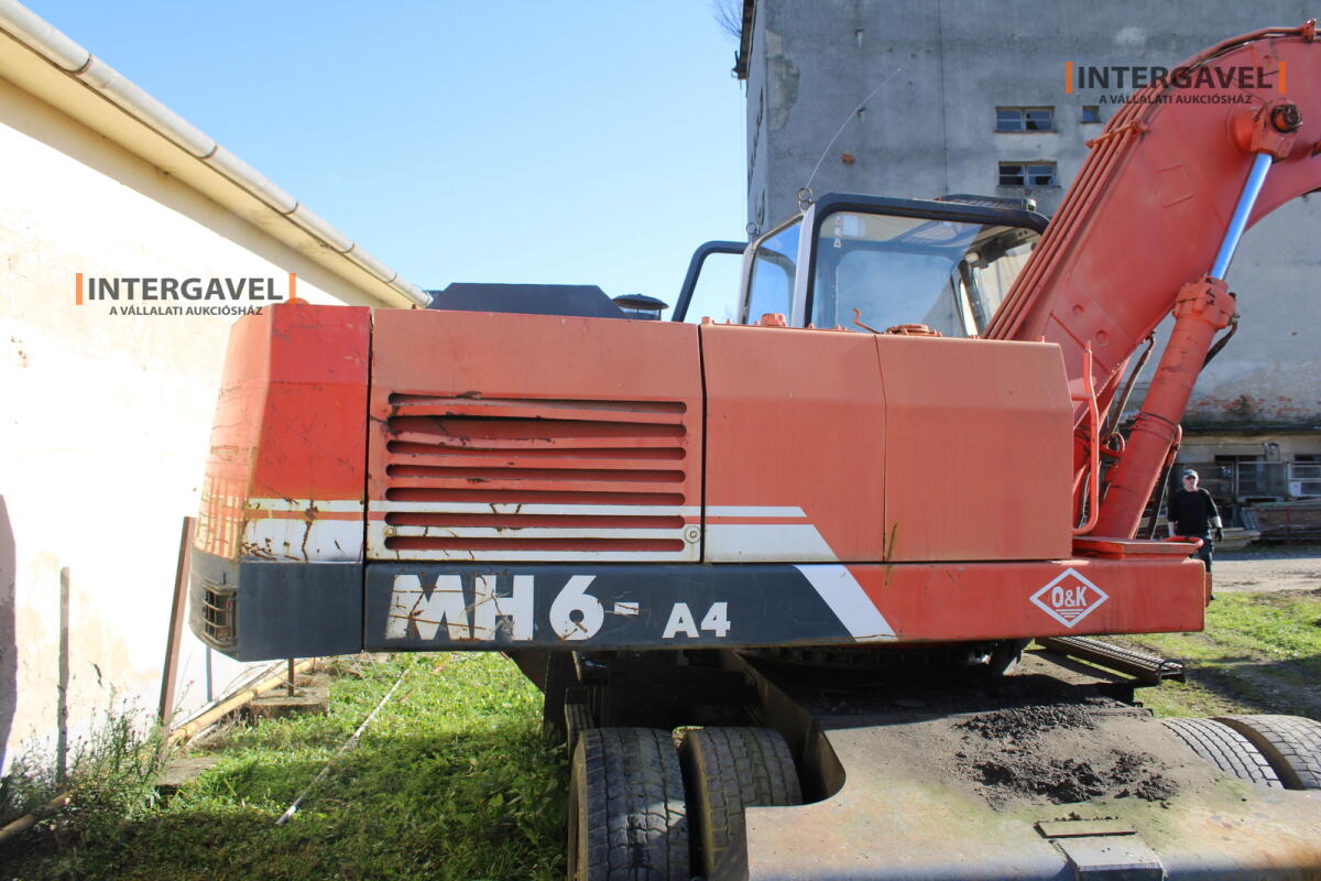 Gumikerekes forgó kotró - O&K 13