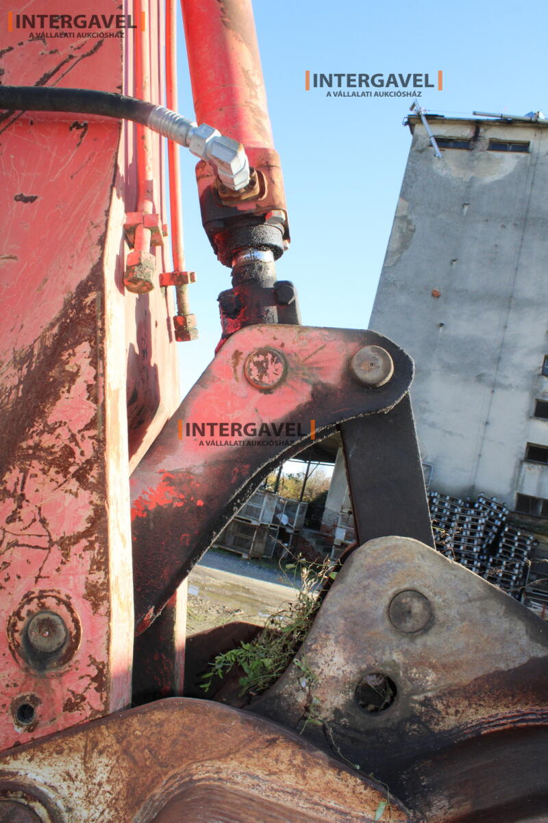 Gumikerekes forgó kotró - O&K 19