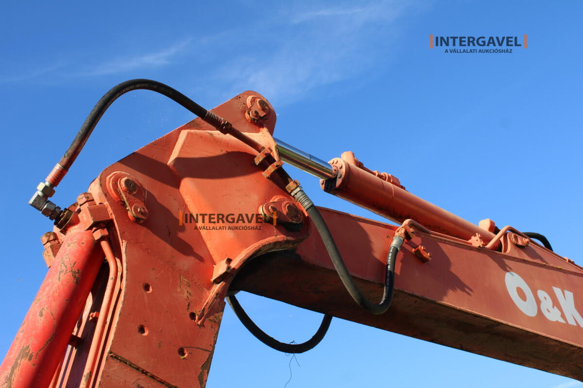 Gumikerekes forgó kotró - O&K 23