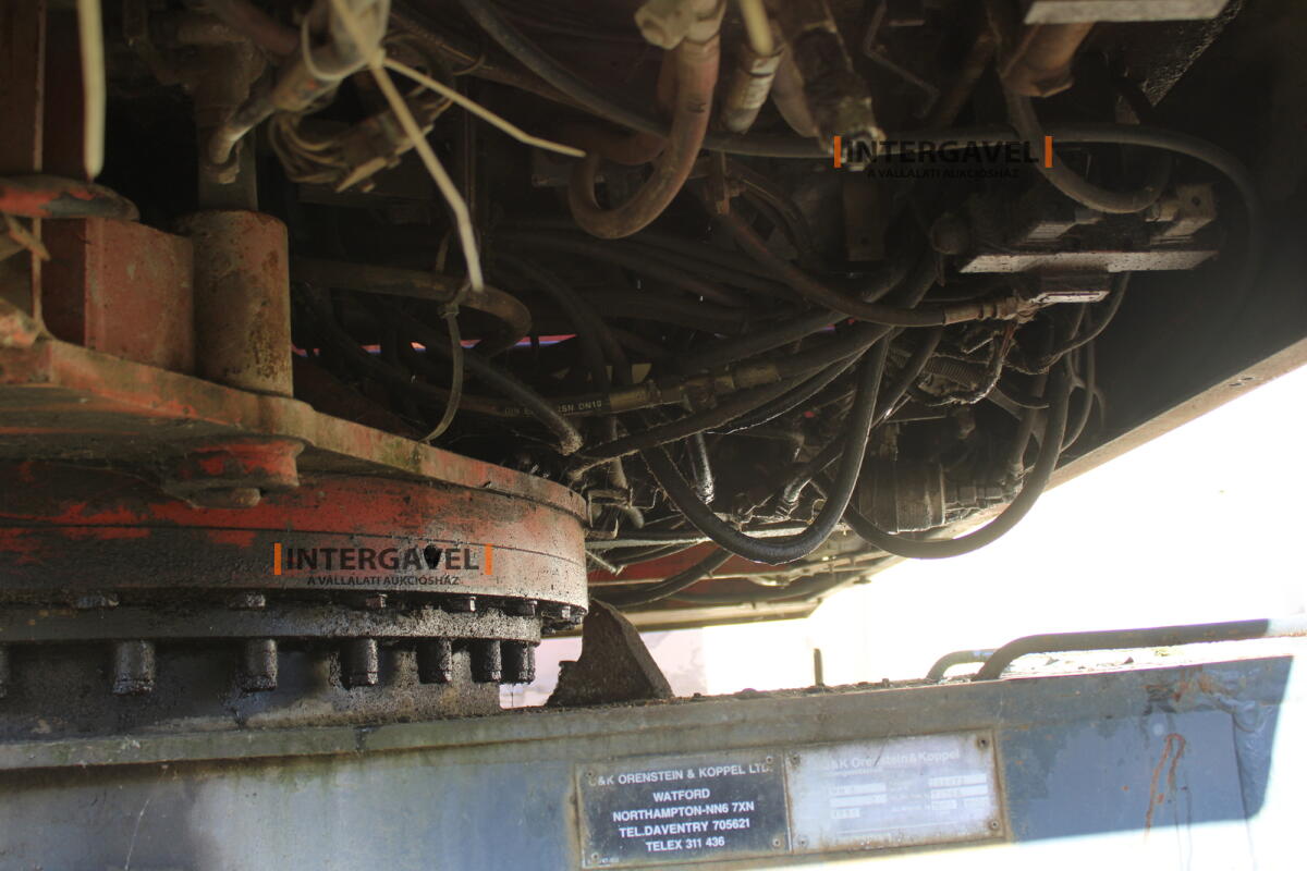 Gumikerekes forgó kotró - O&K 27