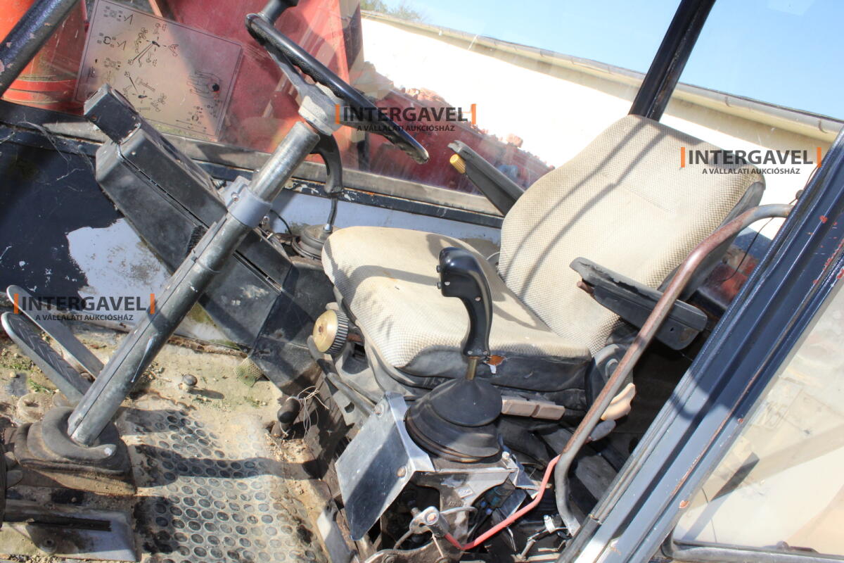 Gumikerekes forgó kotró - O&K 29