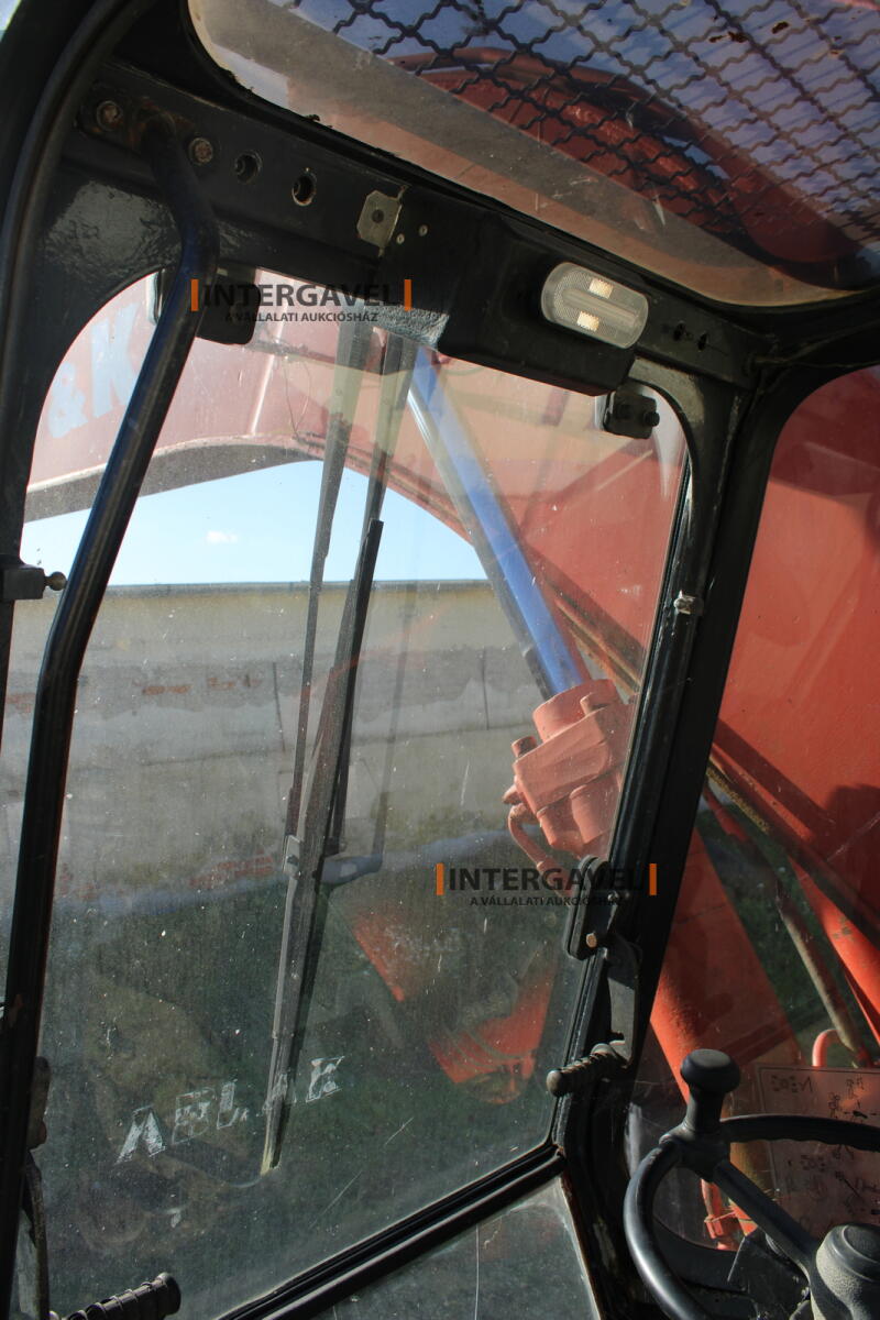 Gumikerekes forgó kotró - O&K 37