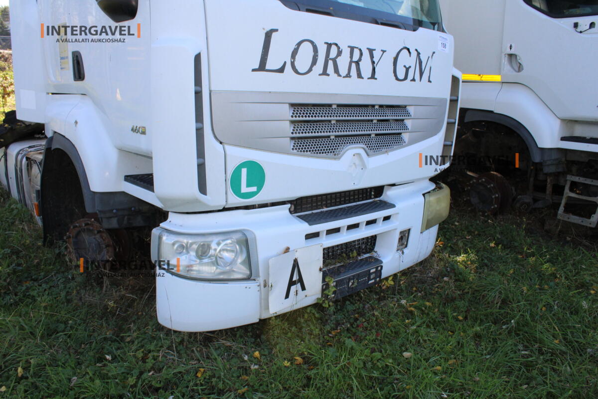 Nyerges vontató - Renault 8