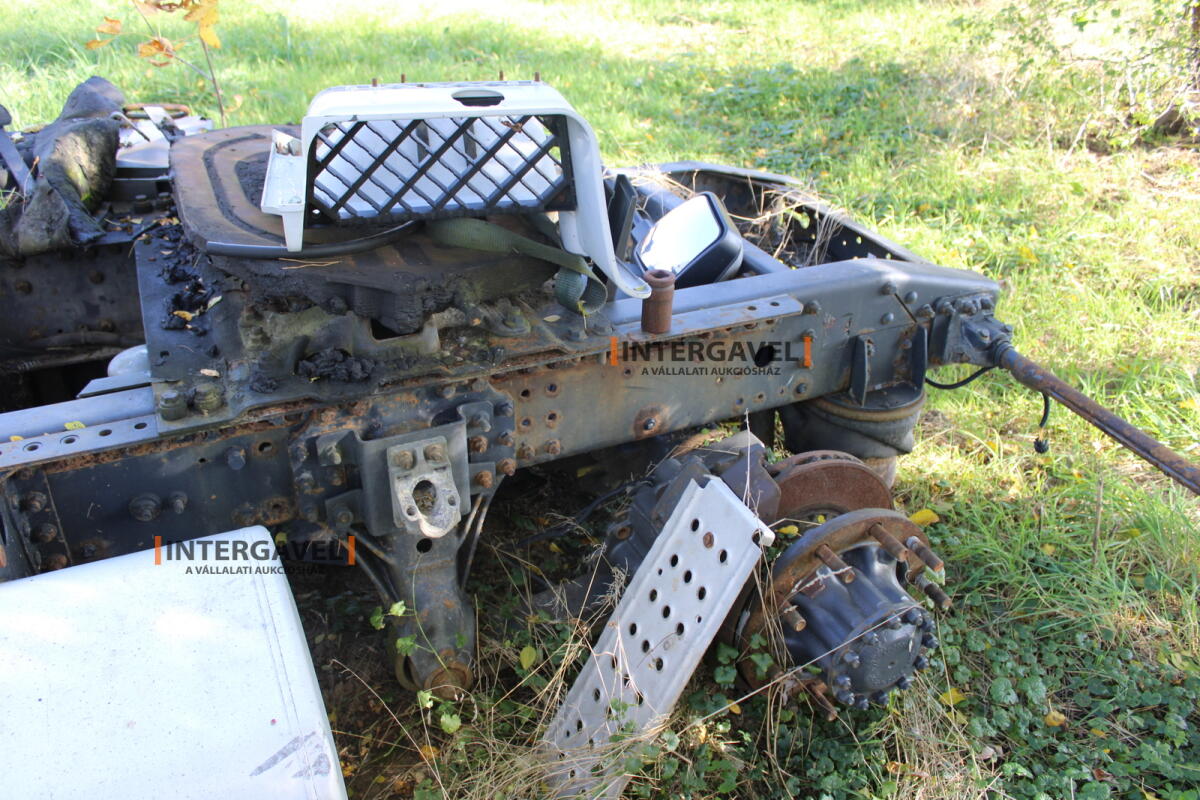 Nyerges vontató - Renault 12