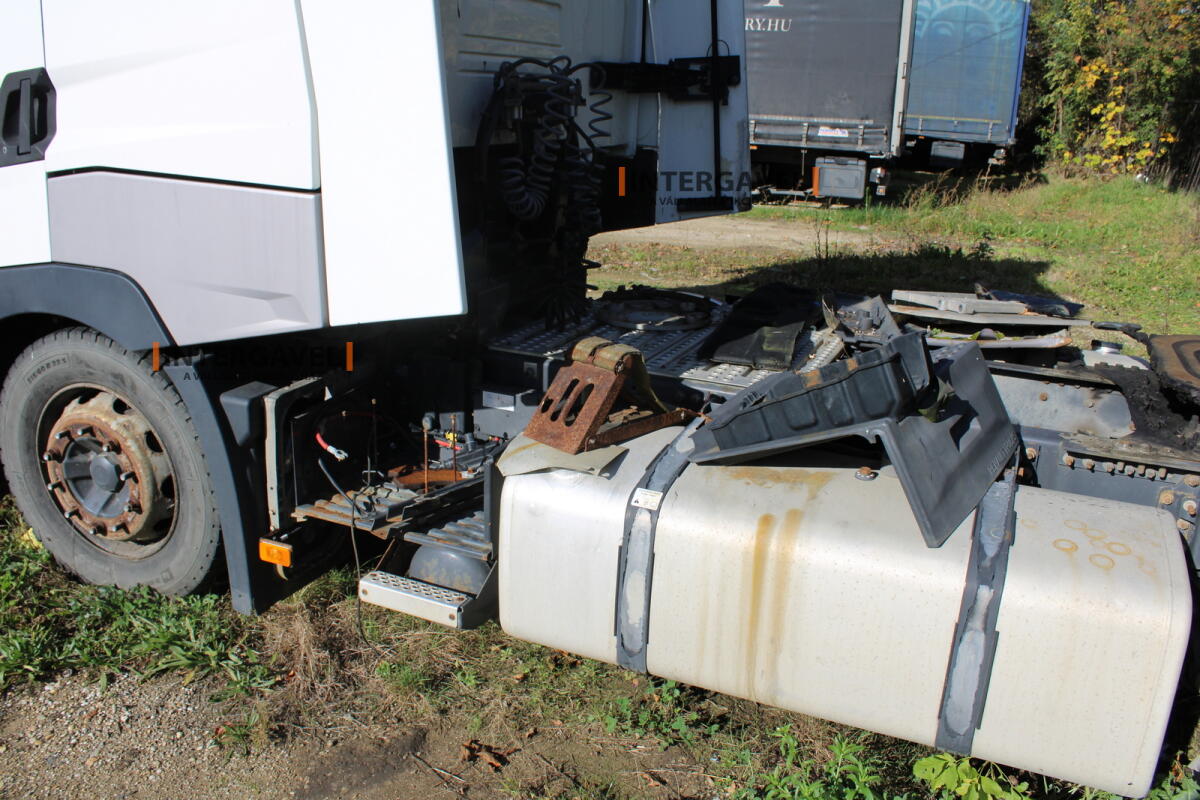 Nyerges vontató - Renault 9