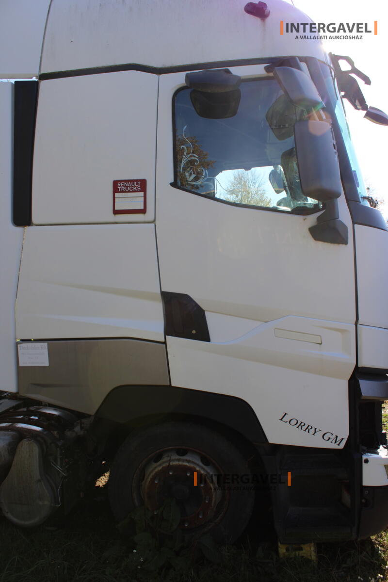 Nyerges vontató - Renault 20