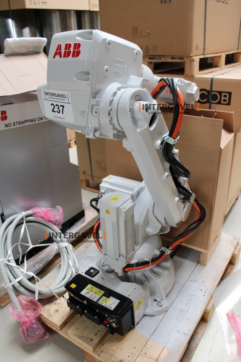 Robot - ABB; IRB 2600 6