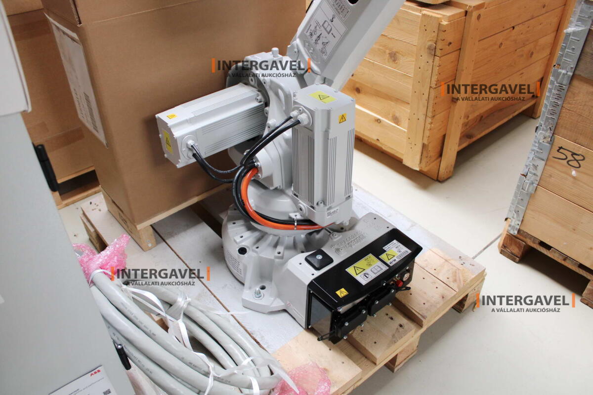 Robot - ABB; IRB 2600 7