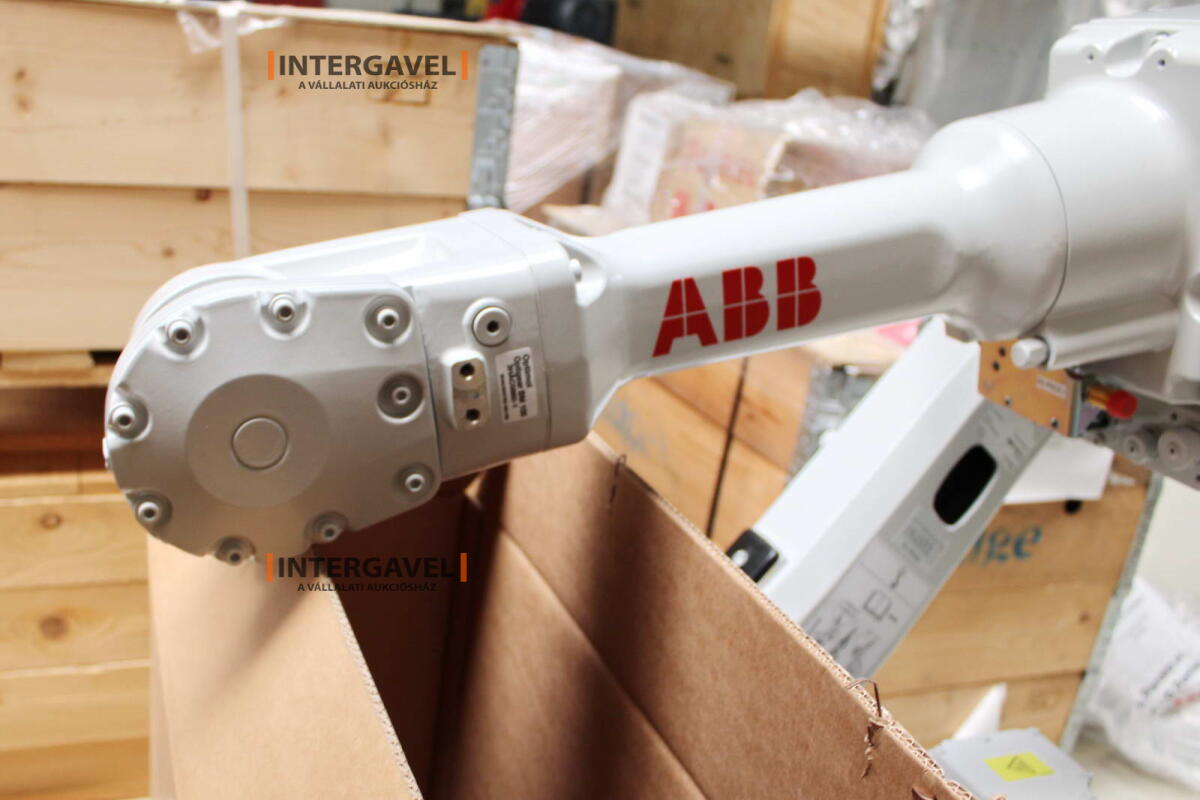 Robot - ABB; IRB 2600 8