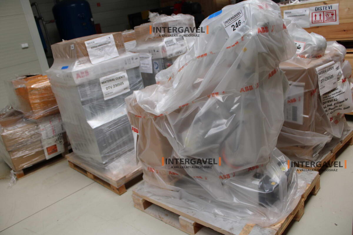 Robot - ABB; IRB 2600 3