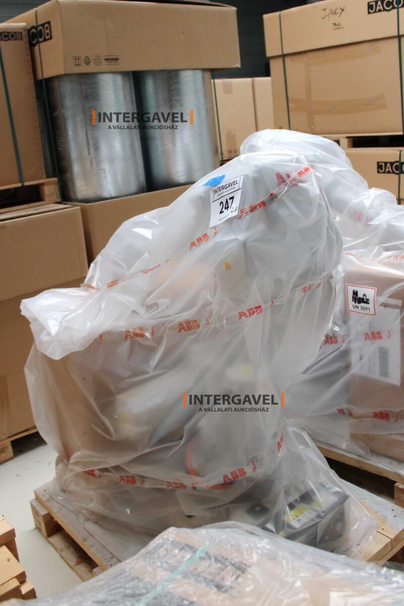 Robot - ABB; IRB 2600 3