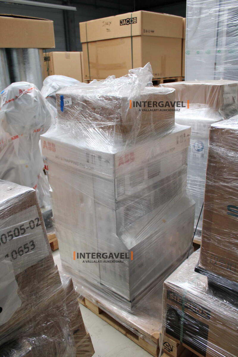 Robot - ABB; IRB 2600 7